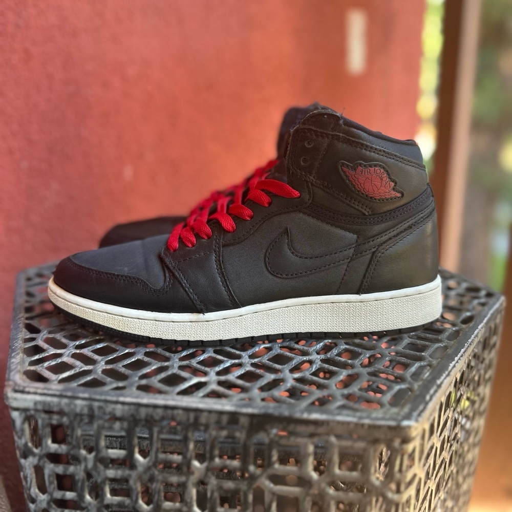 Air Jordan 1 Retro High OG Young Kids - Picture 6 of 16